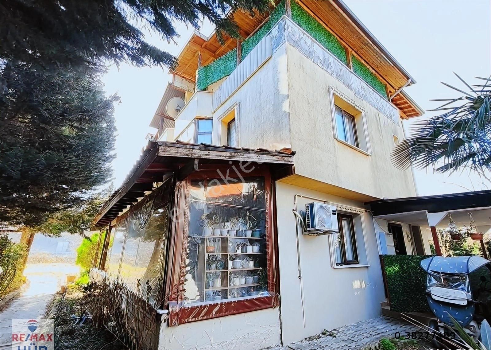 Remax Hür Özlem Şimşek'ten Sapancada Fırsat Triplex Villa - Görsel 22