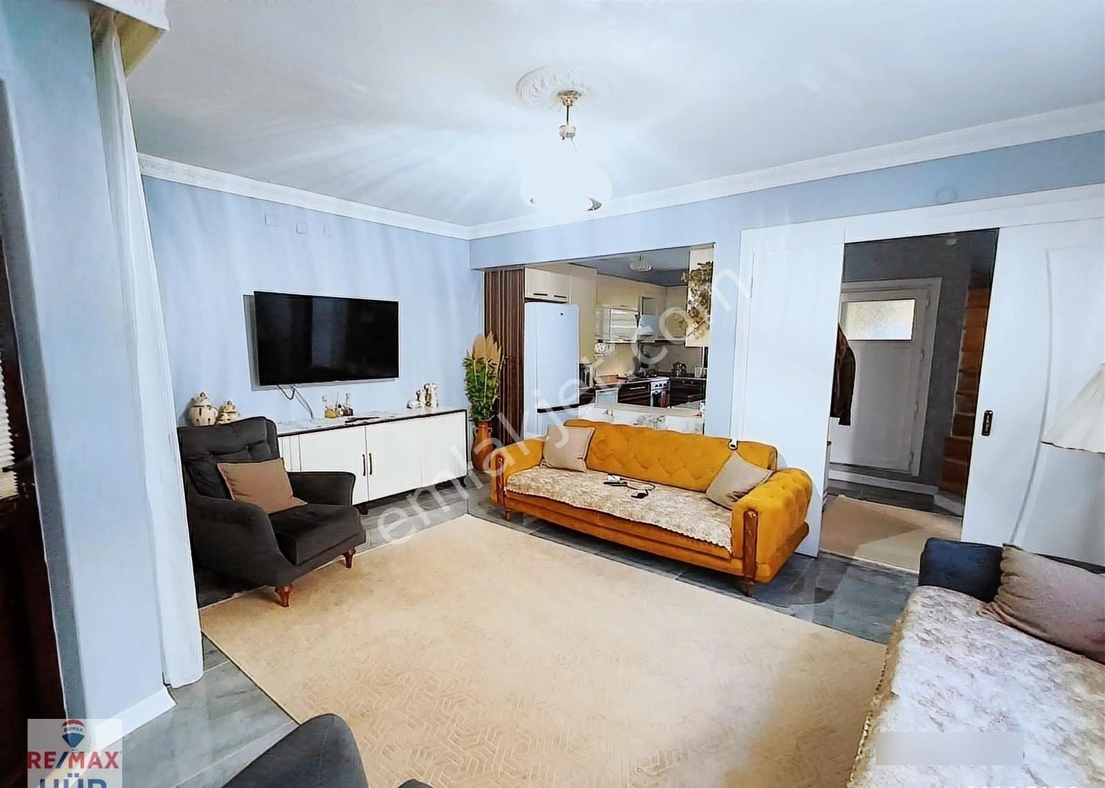 Remax Hür Özlem Şimşek'ten Sapancada Fırsat Triplex Villa - Görsel 3