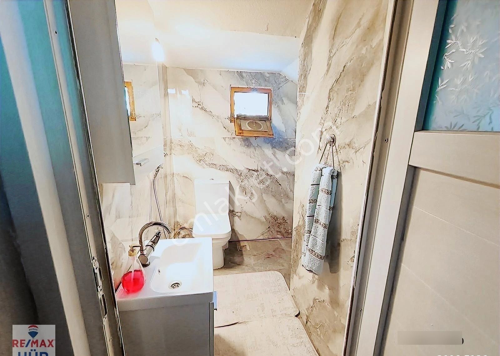 Remax Hür Özlem Şimşek'ten Sapancada Fırsat Triplex Villa - Görsel 2