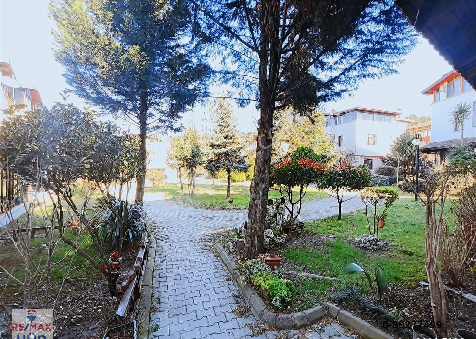 Remax Hür Özlem Şimşek'ten Sapancada Fırsat Triplex Villa - Görsel 13