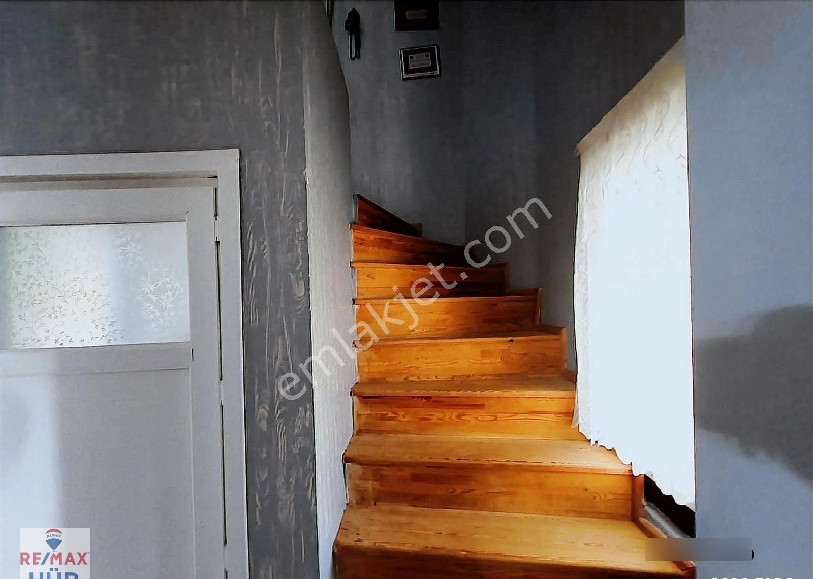 Remax Hür Özlem Şimşek'ten Sapancada Fırsat Triplex Villa - Görsel 18