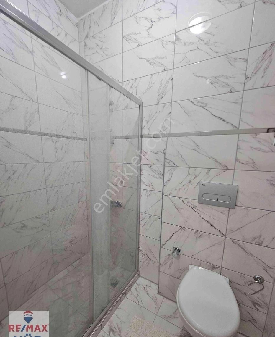 Remax Hür Kübra Kolaç'tan Site İçi Kiracılı Eşyalı Satılık 1+0 Daire - Görsel 3