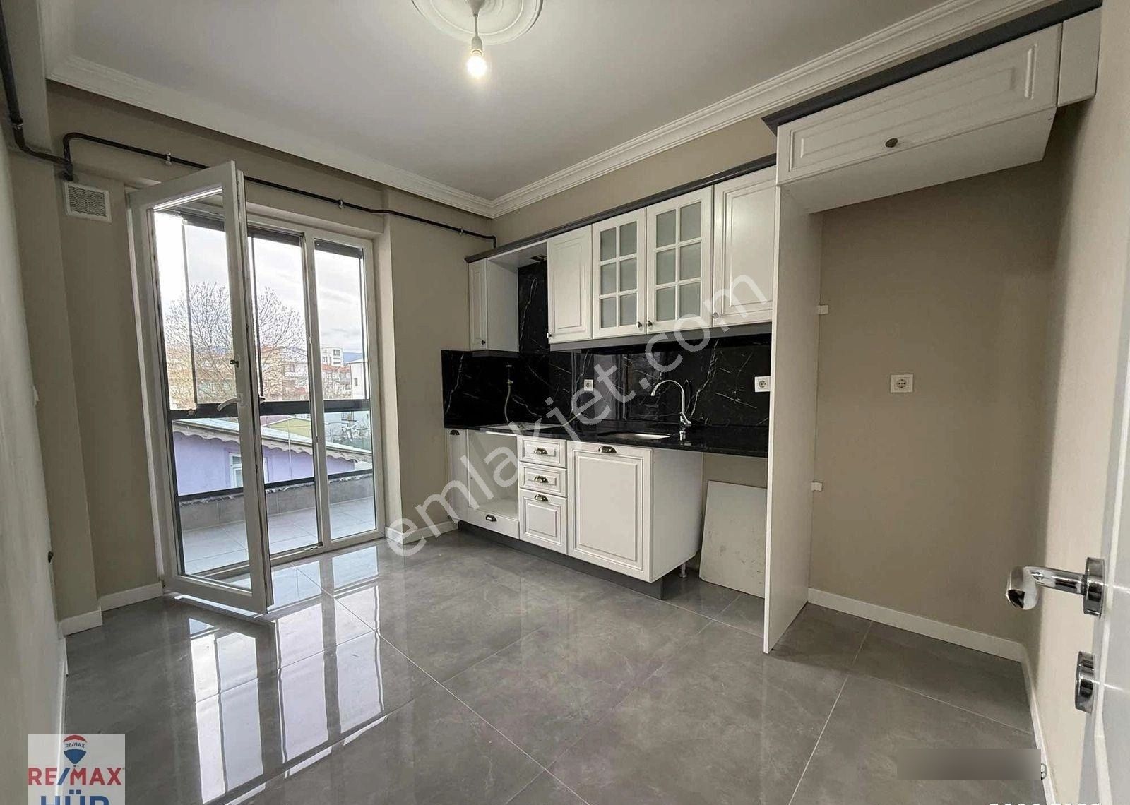Ömer İnan Remax Hür 2+1 Kiralık Köşe Daire - Görsel 4