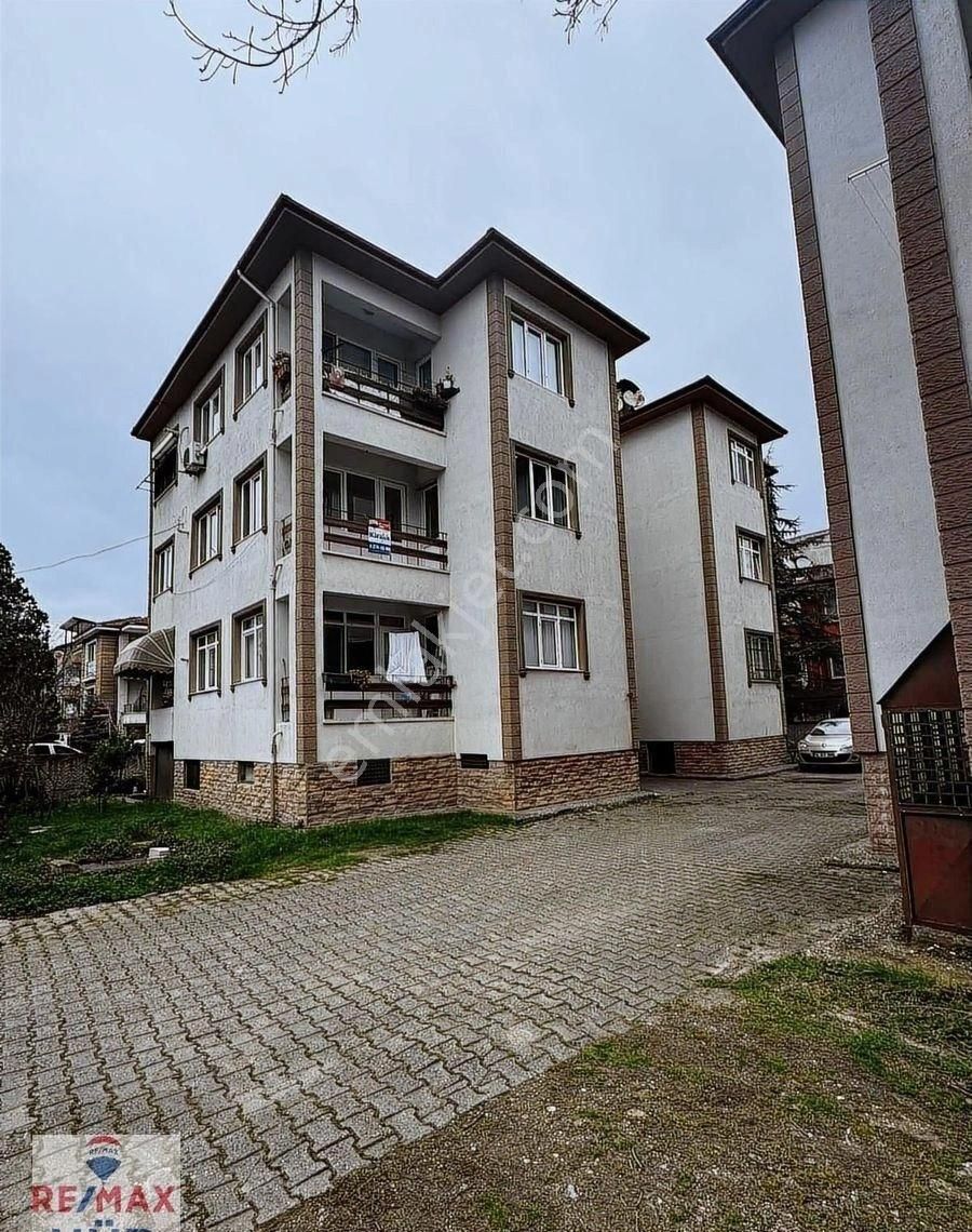 Remax Hür İlke Aydaş'tan Şirinevler'de 3+1 Geniş Kiralık Daire