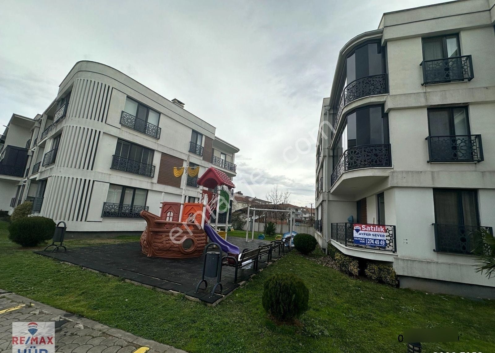 Remax Hür Ayfer Sever'den Satılık Daire Santaş Corner Sitesi - Görsel 15