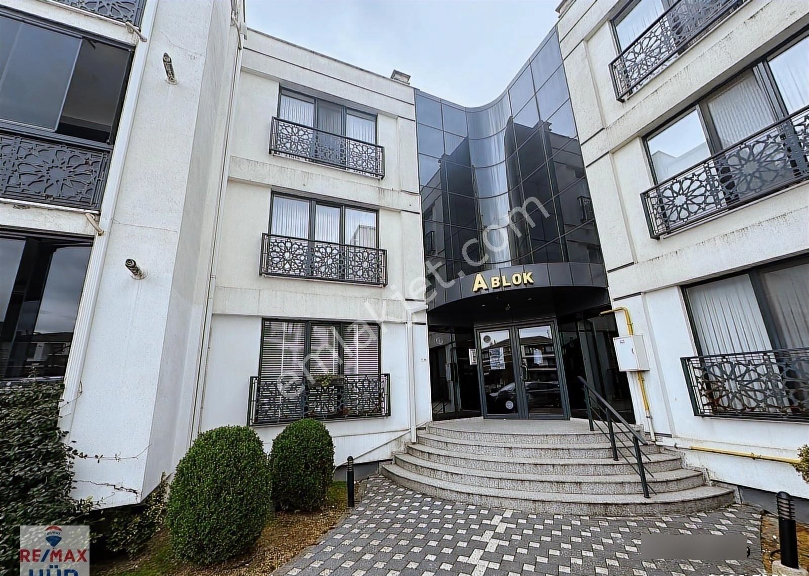 Remax Hür Ayfer Sever'den Satılık Daire Santaş Corner Sitesi - Görsel 2