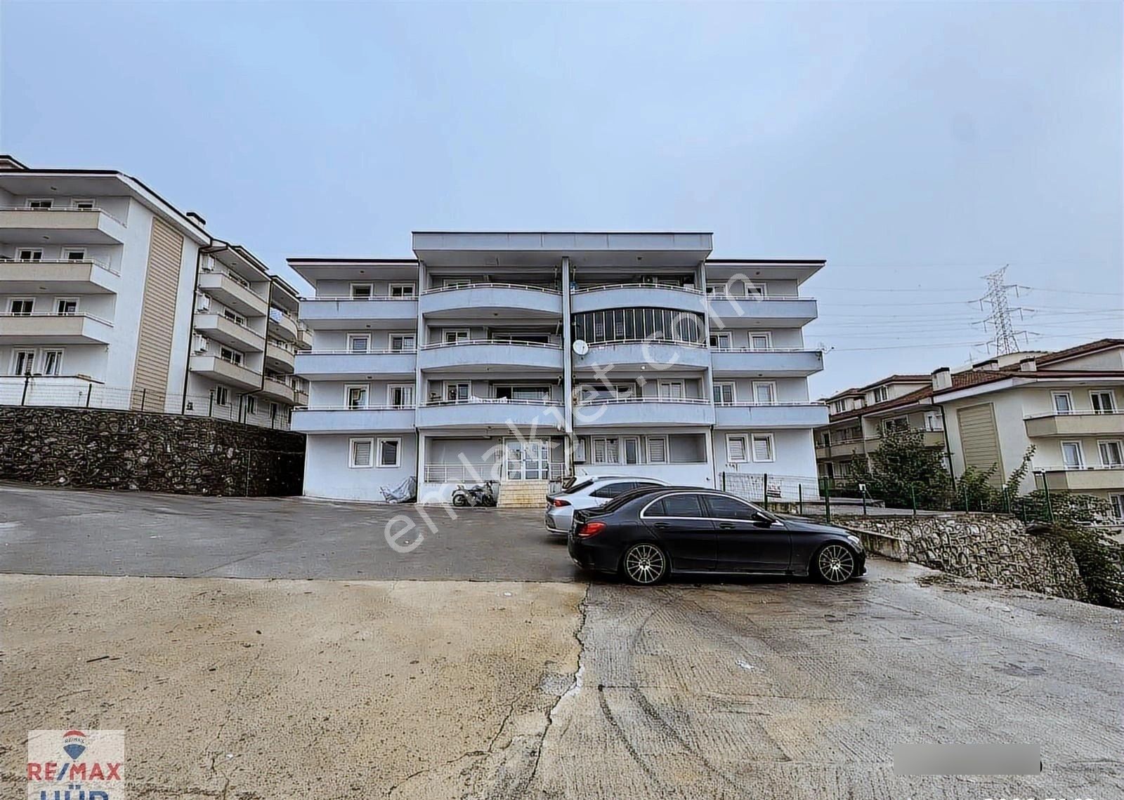 Serdivanda Üniversiteye Yakın 2+1 Apart Hazır Kiracılı Daire