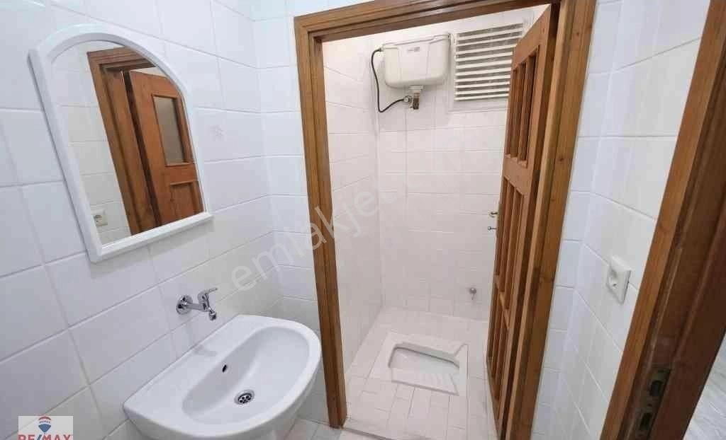 Remax Hür'den Serdivan'da Tunatan Yanı Satılık Bakımlı 3+1 Daire - Görsel 11