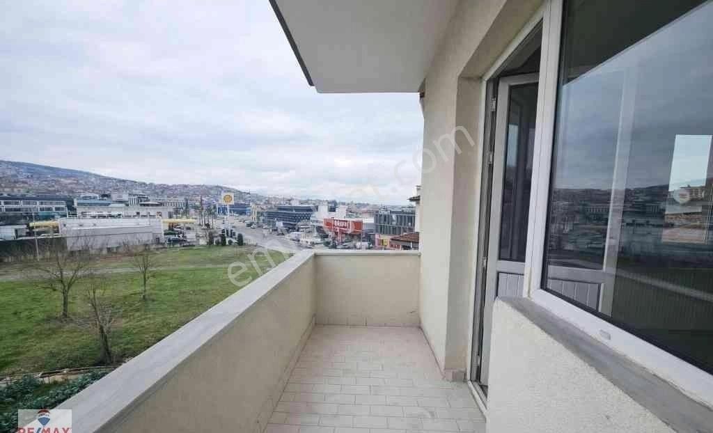 Remax Hür'den Serdivan'da Tunatan Yanı Satılık Bakımlı 3+1 Daire - Görsel 2