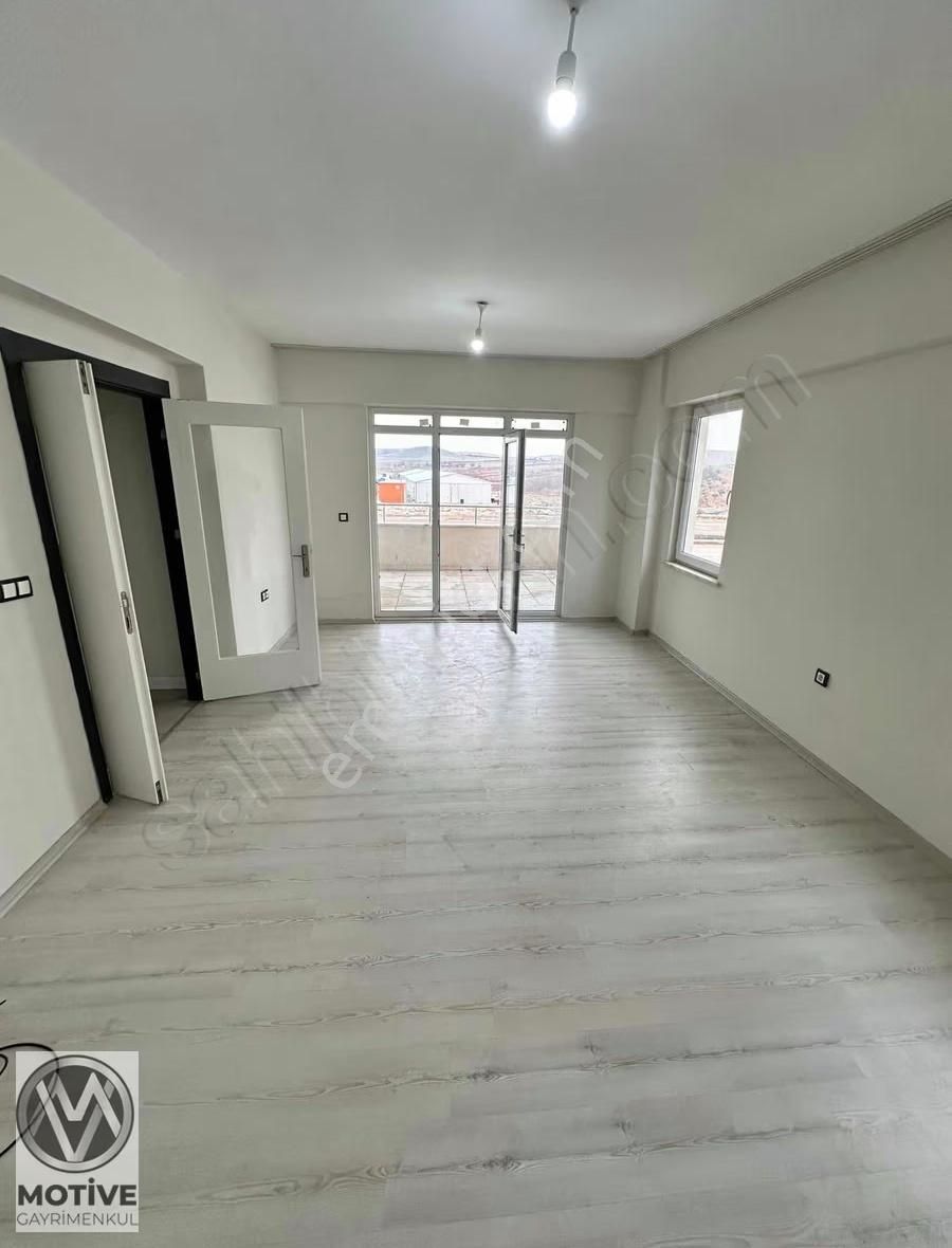 Yol Üstü Önü Açık Satılık Masrafsız 3+1 3 Çepheli Daire