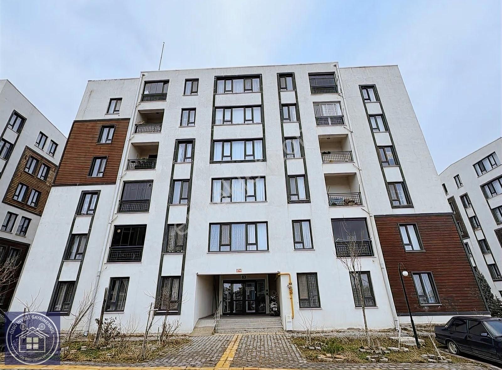 Özgü'den Toki 1453 Konutlarında Arakat Kiralık Geniş 2+1 Daire