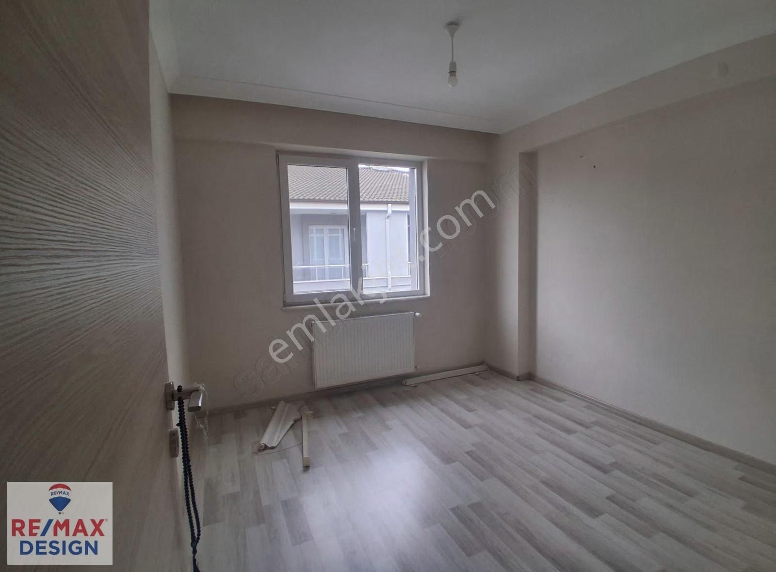 Remax Desıgn Serdivan Vatan Mahallesind Site İçi Muhteşem Daire - Görsel 4