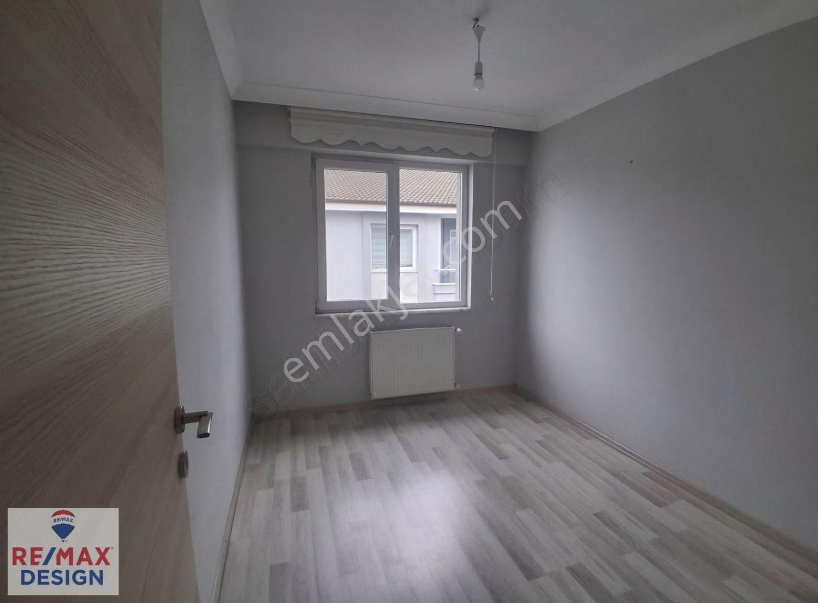 Remax Desıgn Serdivan Vatan Mahallesind Site İçi Muhteşem Daire - Görsel 11
