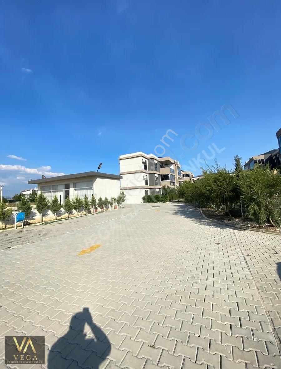 Villalar Bölgesinde 2+1 Kapalı Mutfak Site İçi Satılık Daire - Görsel 2