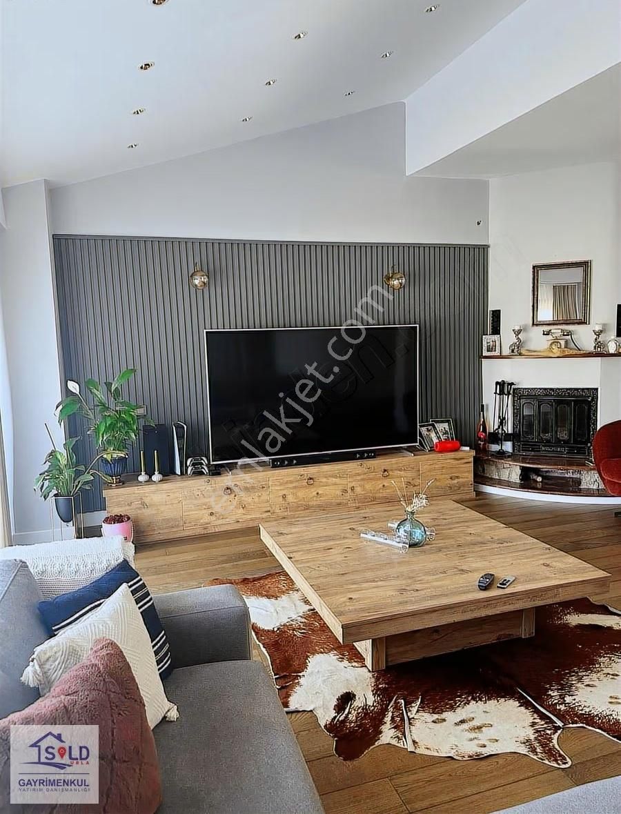 Urla Binkonutlar' Da Full Tadilatlı Satılık Villa - Görsel 3