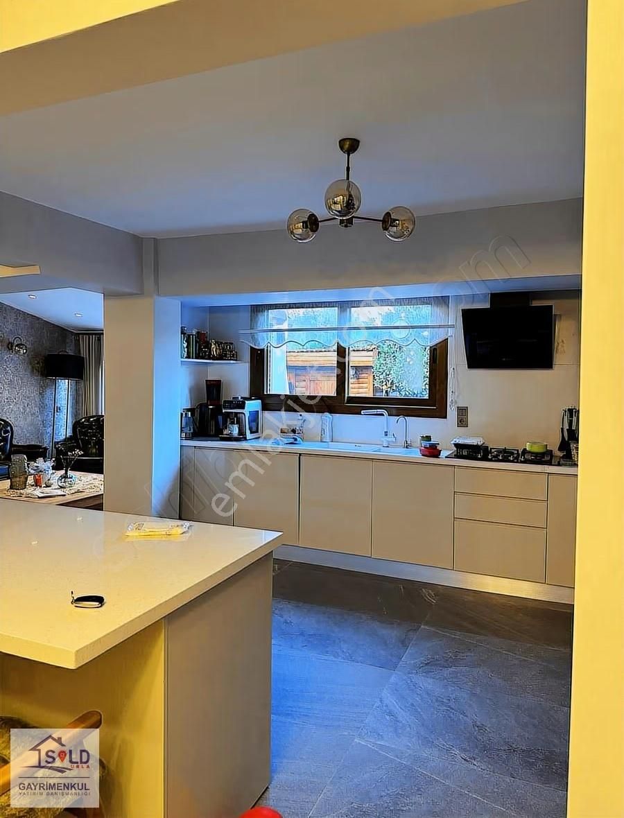 Urla Binkonutlar' Da Full Tadilatlı Satılık Villa - Görsel 2