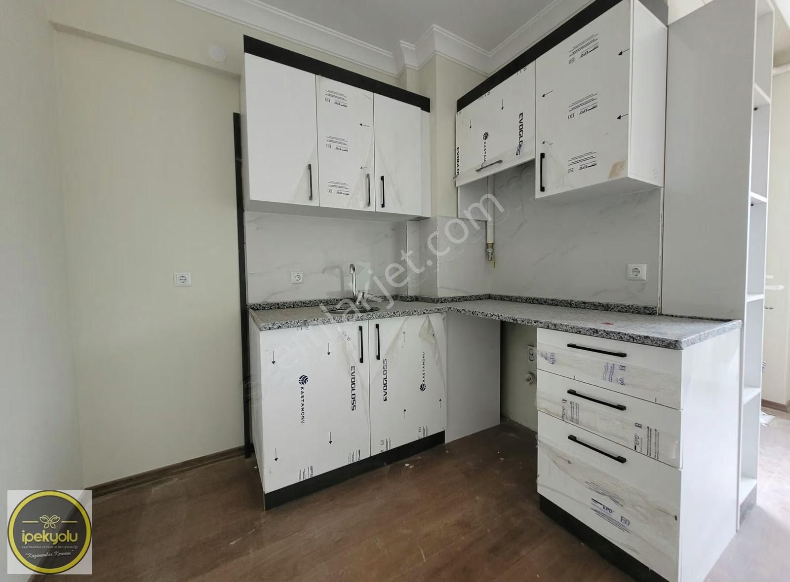 İpekyolu Gayrimenkulden Kurtuluş Ta Sıfır 1+1 Satılık Daire - Görsel 11