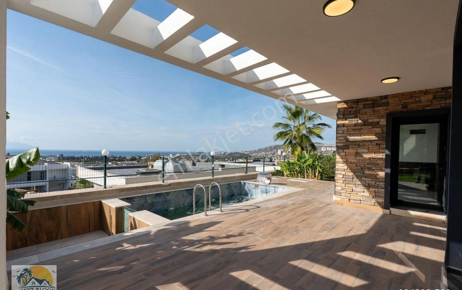 Kuşadası Karaova'da Full Deniz Manzaralı Özel Havuzlu Satılık Villa - Görsel 21