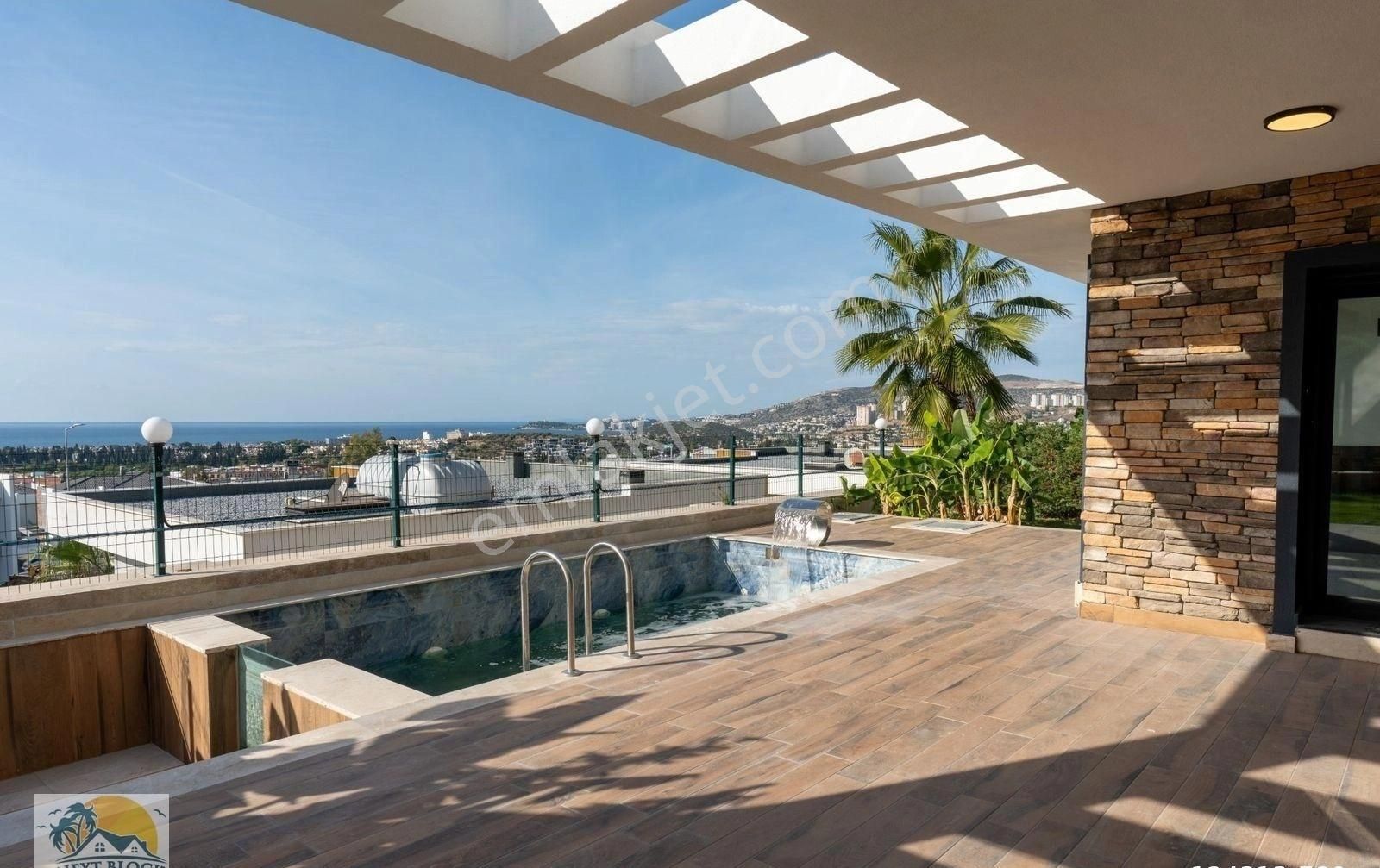 Kuşadası Karaova'da Full Deniz Manzaralı Özel Havuzlu Satılık Villa - Görsel 8