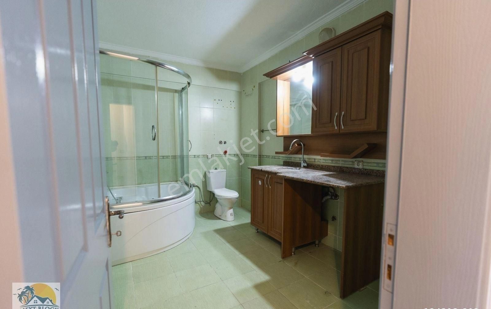 Kuşadası Merkezi Lokasyonda Satılık 3+1 Masrafsız Fırsat Daire - Görsel 23