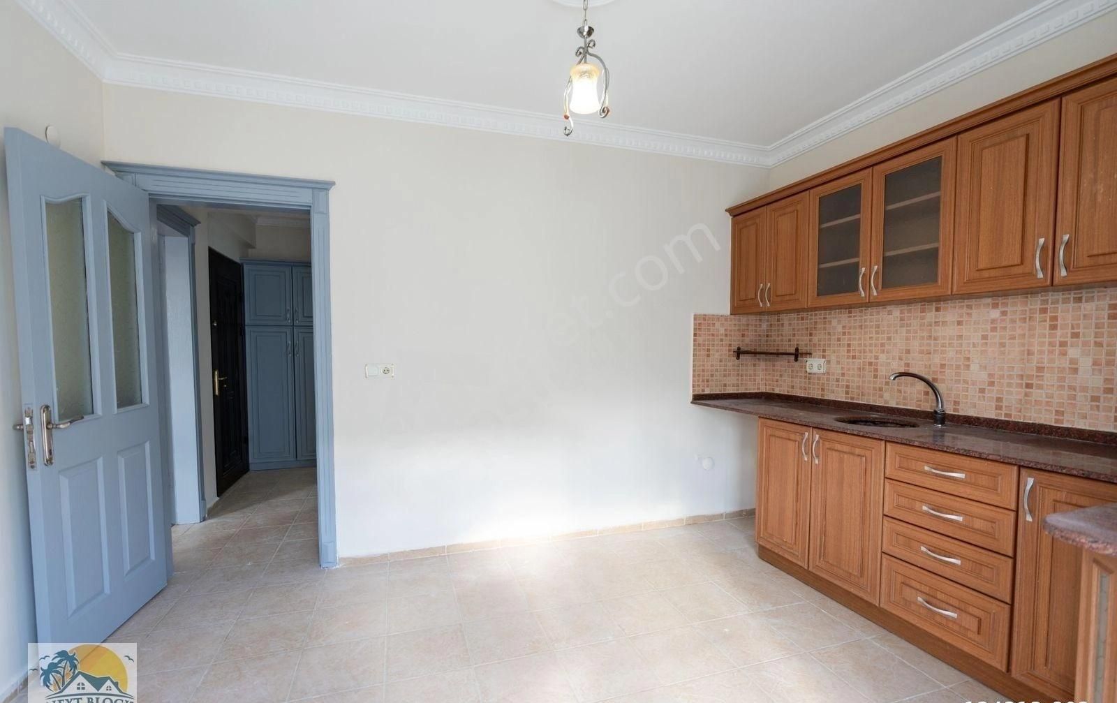 Kuşadası Merkezi Lokasyonda Satılık 3+1 Masrafsız Fırsat Daire - Görsel 7