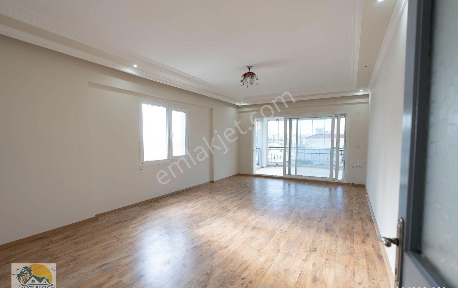 Kuşadası Merkezi Lokasyonda Satılık 3+1 Masrafsız Fırsat Daire - Görsel 9