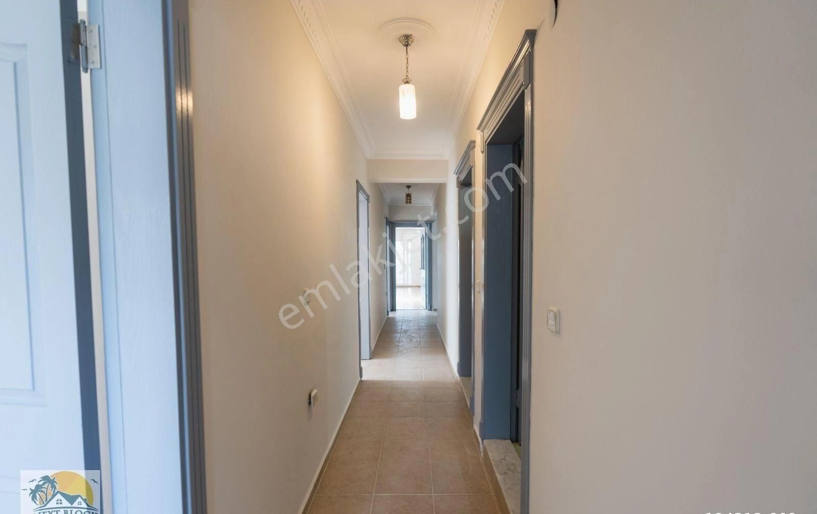 Kuşadası Merkezi Lokasyonda Satılık 3+1 Masrafsız Fırsat Daire - Görsel 28