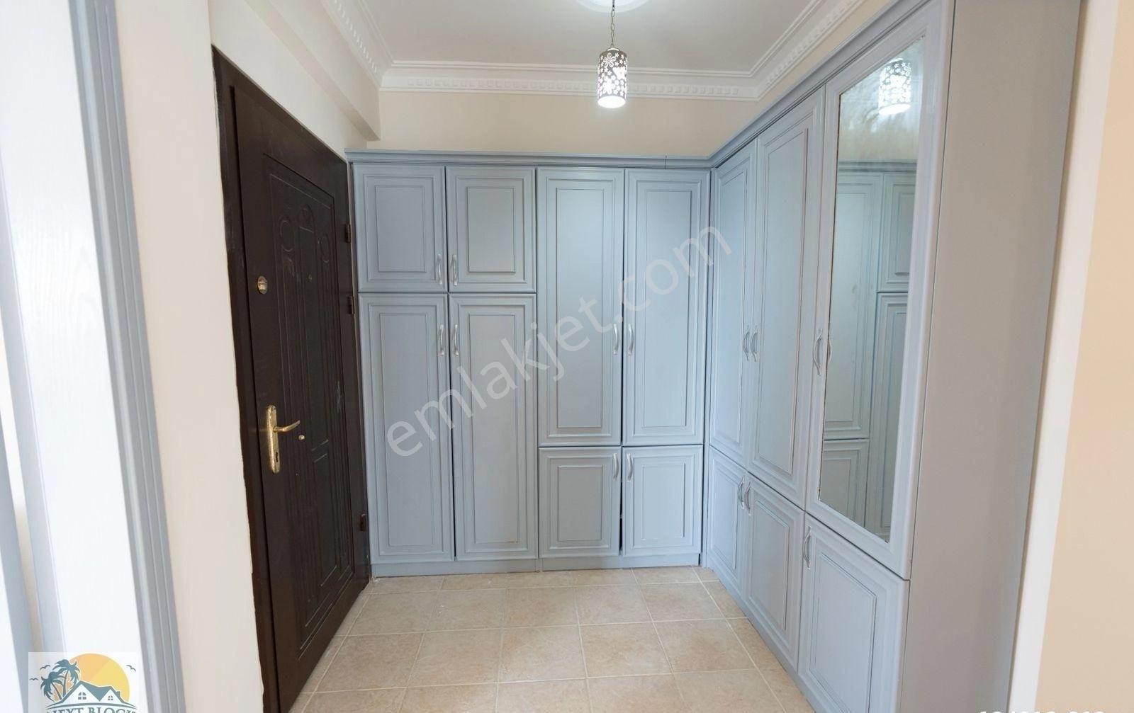 Kuşadası Merkezi Lokasyonda Satılık 3+1 Masrafsız Fırsat Daire - Görsel 4