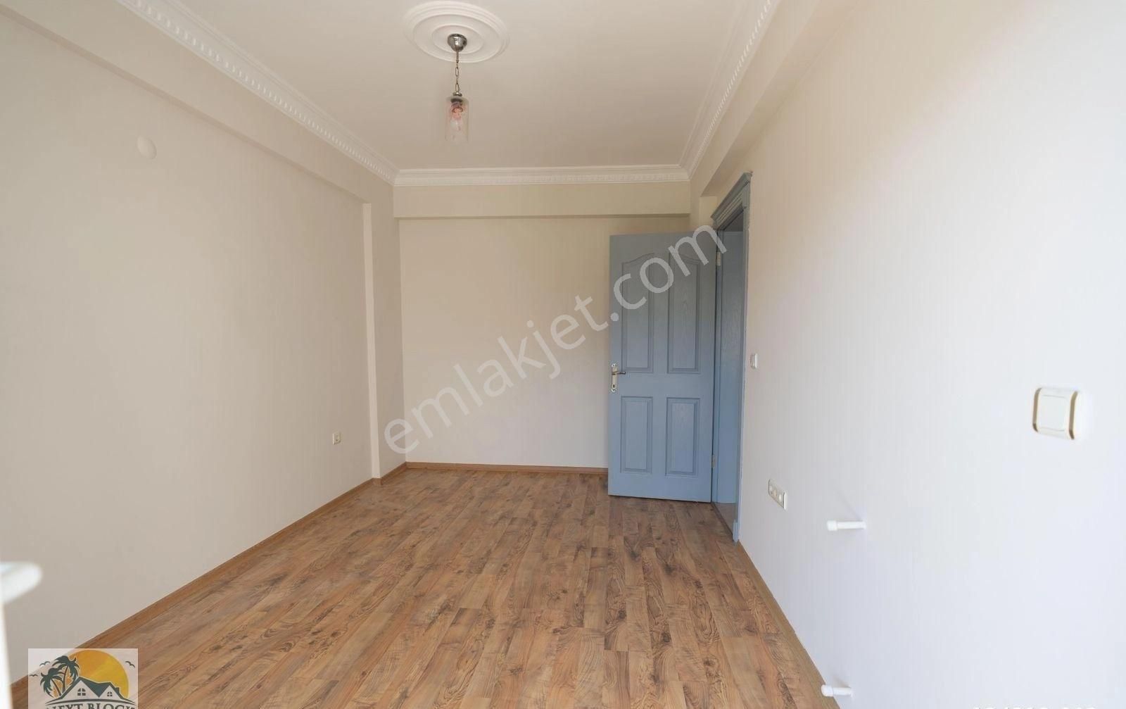 Kuşadası Merkezi Lokasyonda Satılık 3+1 Masrafsız Fırsat Daire - Görsel 29