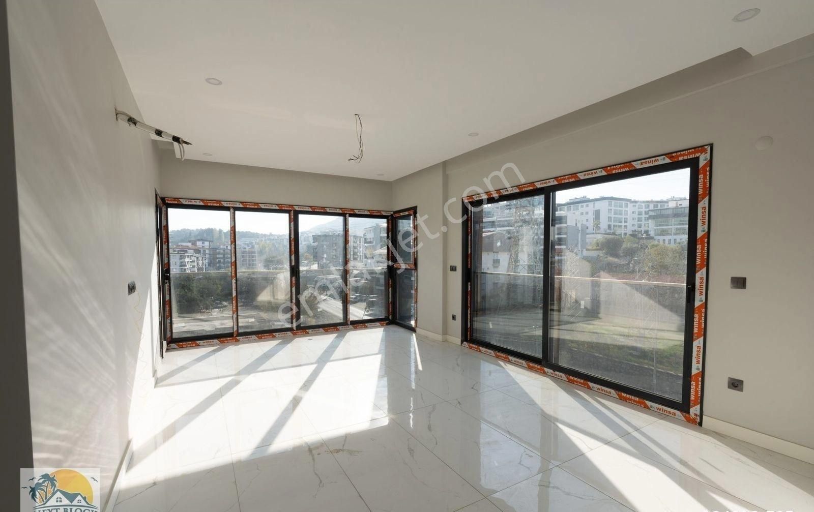 Kuşadası Değirmendere'de Merkezi Konumda Satılık Sıfır 3+1 Daire - Görsel 9