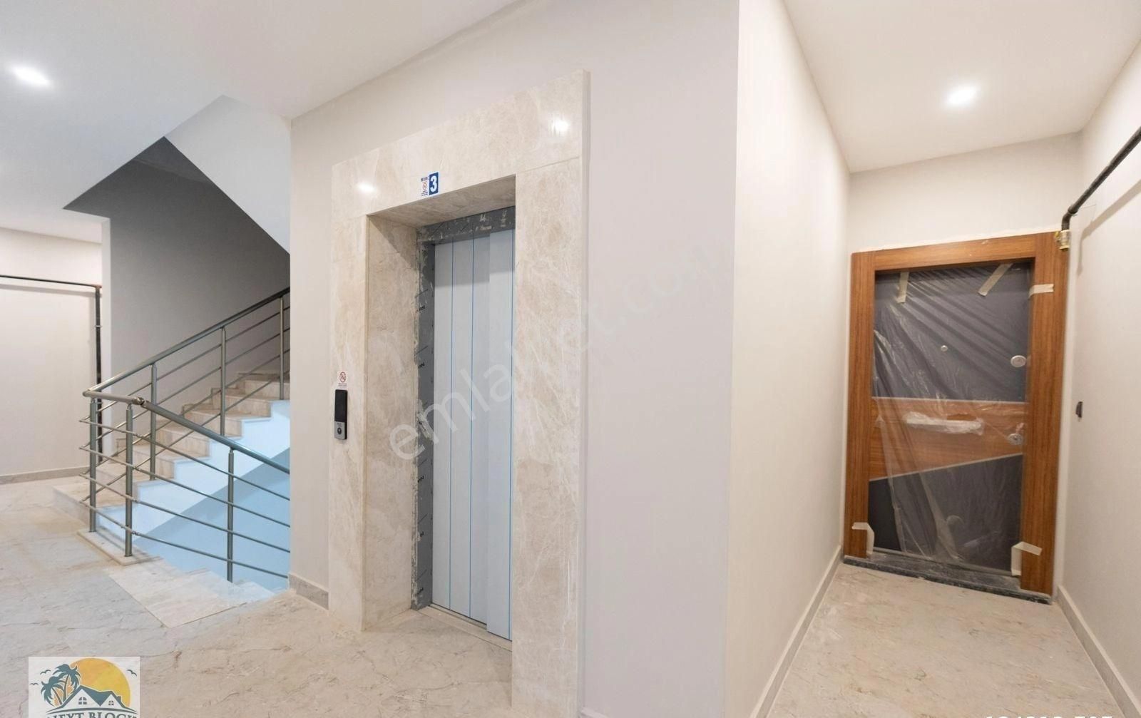 Kuşadası Değirmendere'de Merkezi Konumda Satılık Sıfır 3+1 Daire - Görsel 25