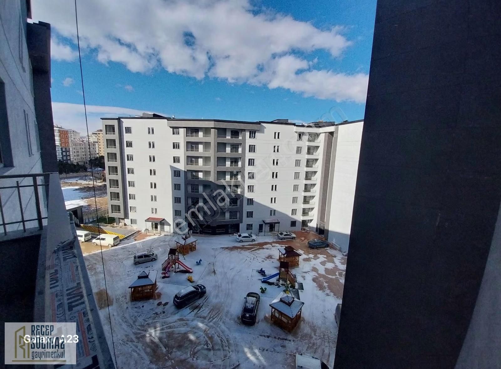 Ahmet Özcan Caddesinde Satılık Site İçerisi 3+1 Ara Kat Daire - Görsel 4