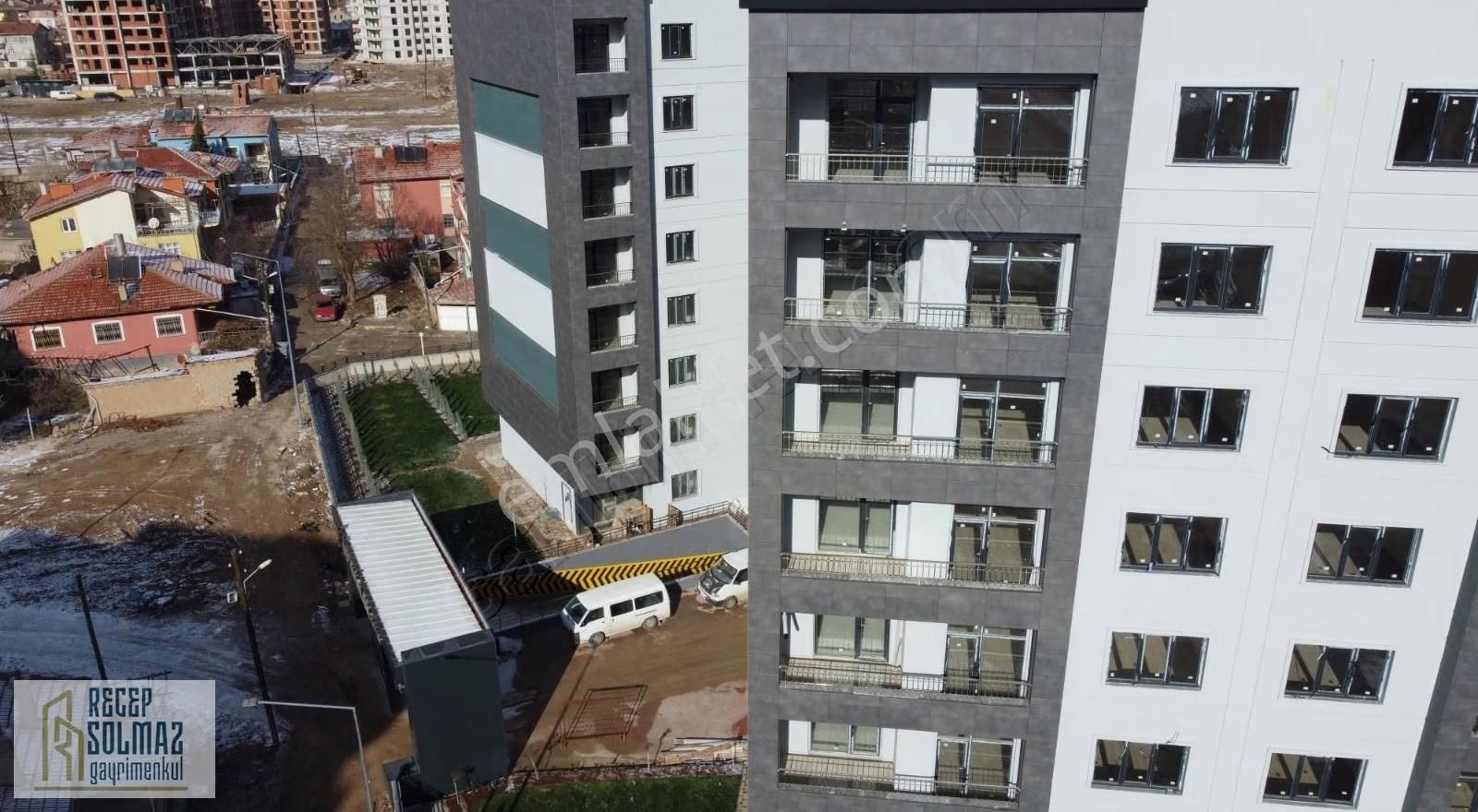 Ahmet Özcan Caddesinde Satılık Site İçerisi 3+1 Ara Kat Daire - Görsel 18