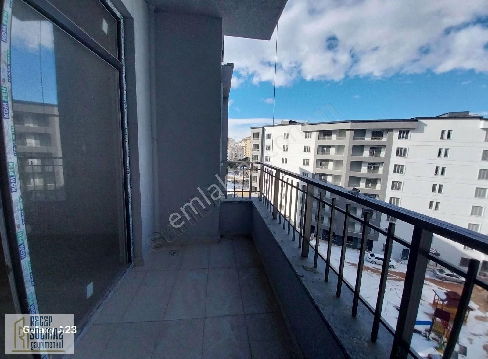 Ahmet Özcan Caddesinde Satılık Site İçerisi 3+1 Ara Kat Daire - Görsel 26