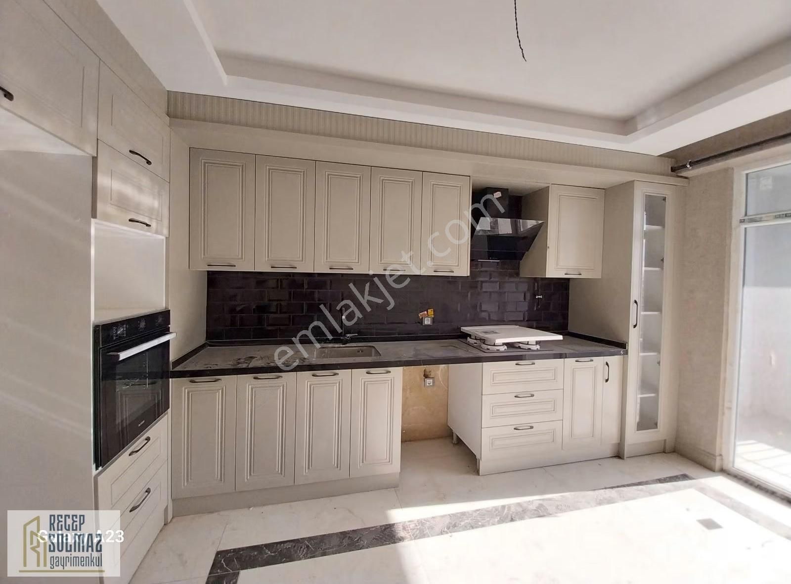 Ahmet Özcan Caddesinde Satılık Site İçerisi 3+1 Ara Kat Daire - Görsel 3