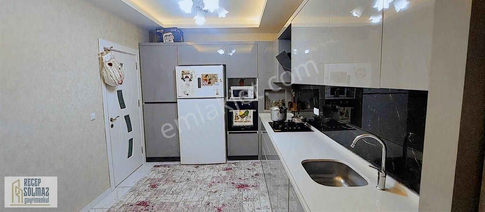 Uluğbey Mahallesınde Masrafsız Lüks 3+1 Daire - Görsel 18