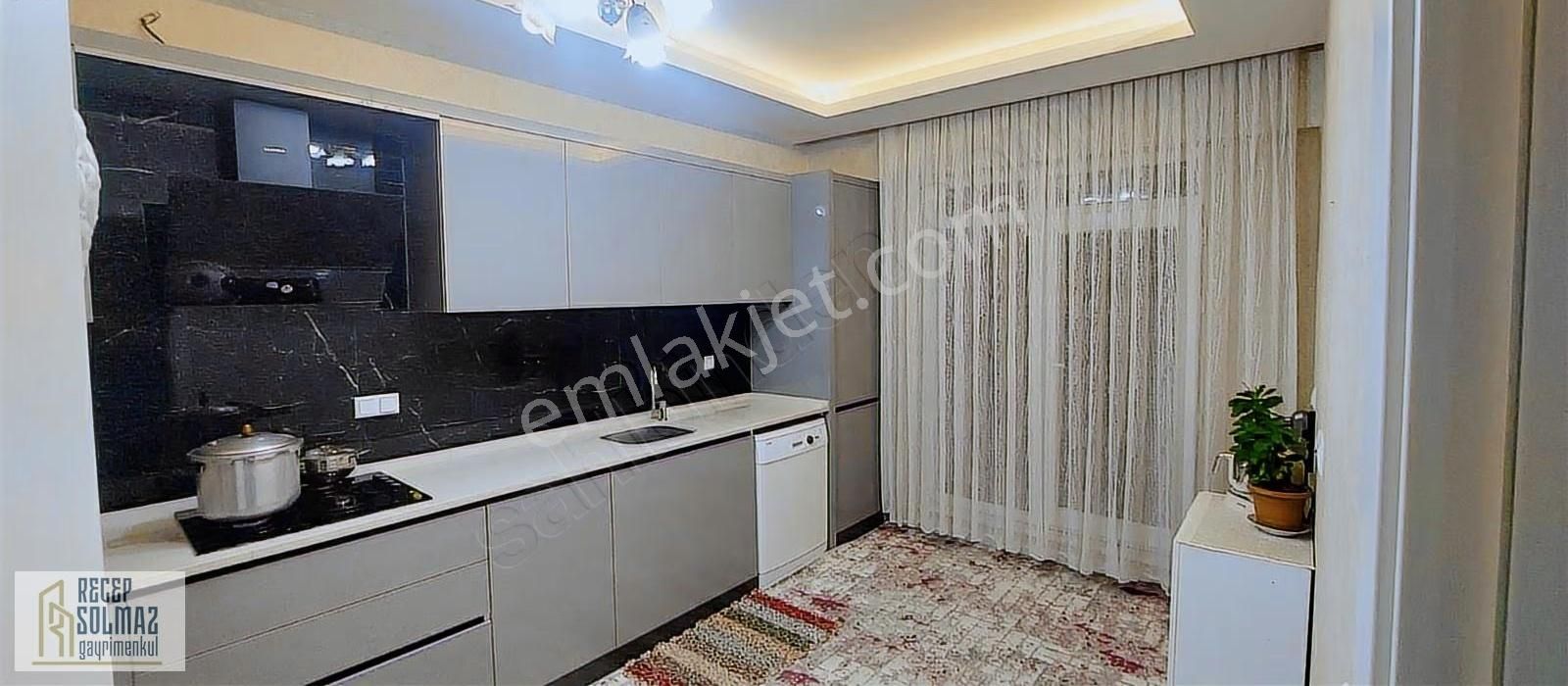 Uluğbey Mahallesınde Masrafsız Lüks 3+1 Daire - Görsel 8