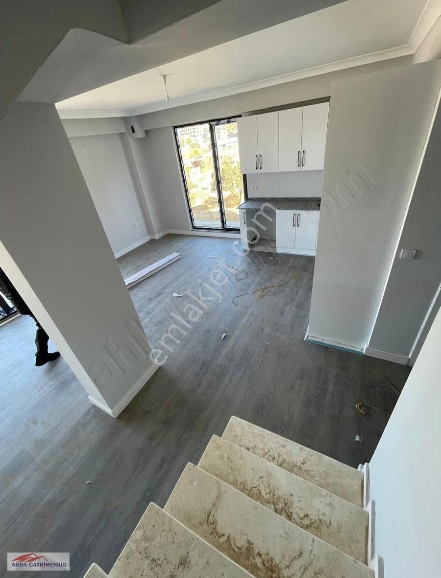 Blıkesir Gömeç Karaağaç Da 3 Katlı Sıfır Satılık Villa - Görsel 2