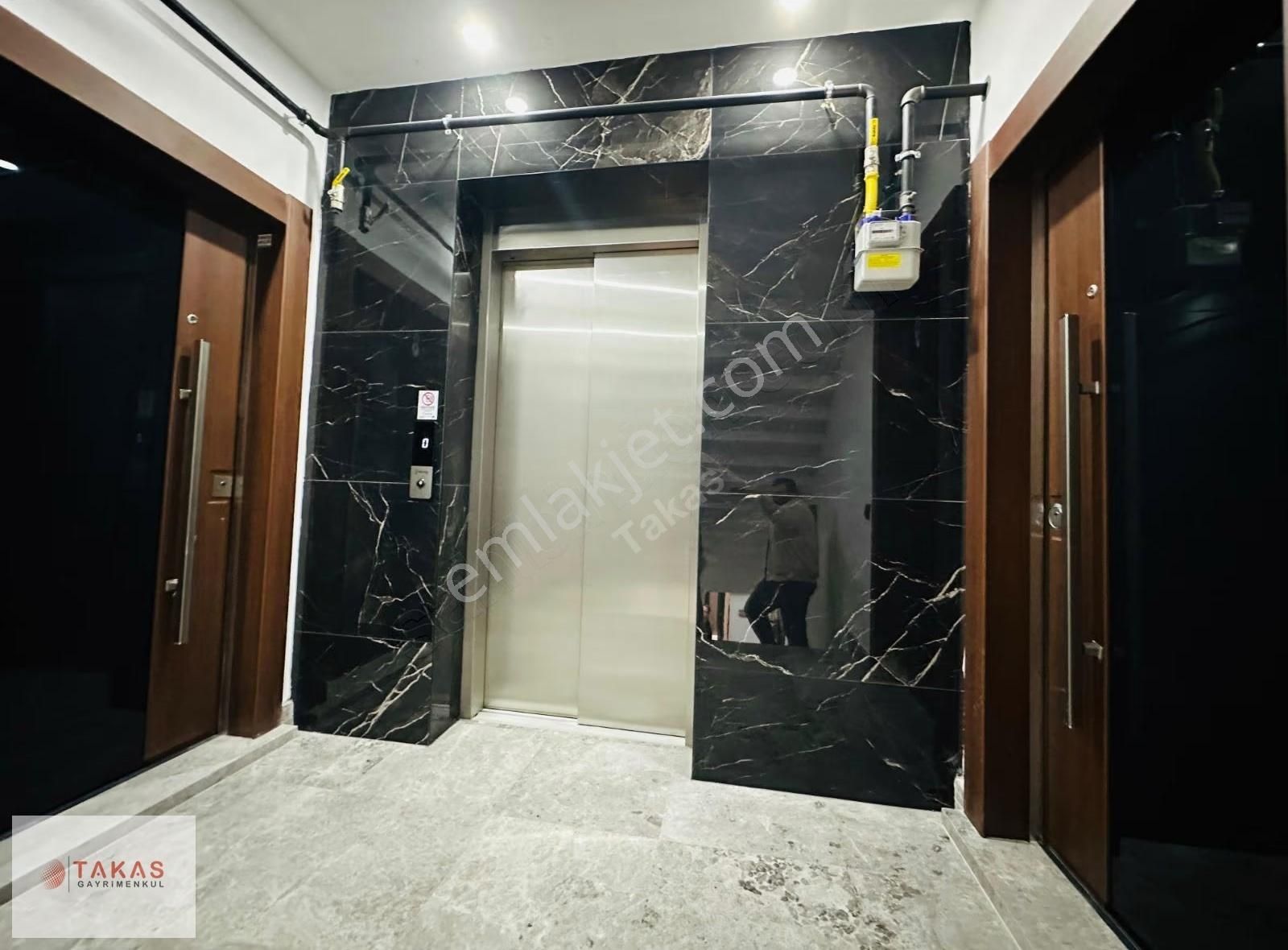 Antalya Sinan Mah. 2+1 100m2. 1 Kat. K. Otoparkli