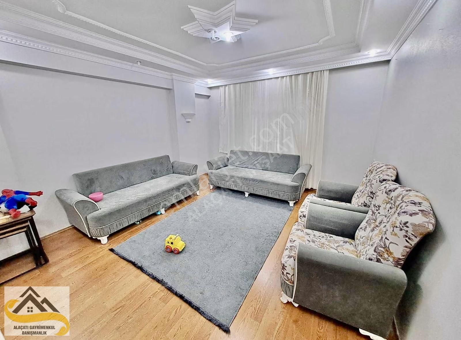 Alaçatı Dan Güzel Konumda Güzel 120 M2 3+1 2.kat 18 Yaş Daire