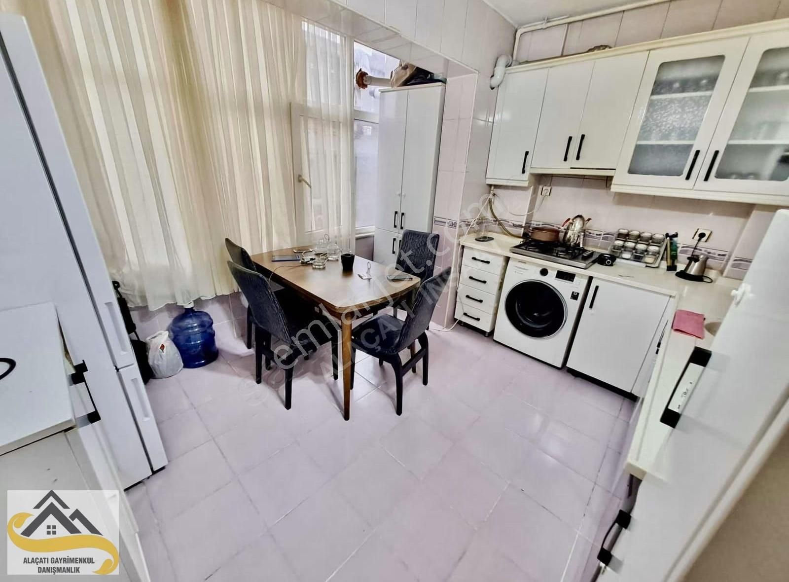 Alaçatı Dan Güzel Konumda Güzel 120 M2 3+1 2.kat 18 Yaş Daire - Görsel 4