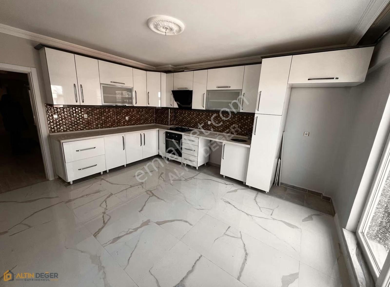 Şehitlik Mahallesi 4+1 Satılık Daire - Görsel 4