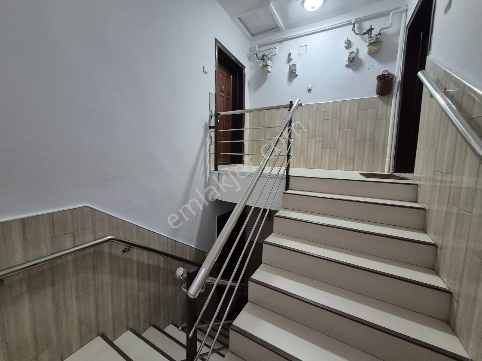 Arel'den Anıtkabir Manz.lı 1.kat Kombili,bakımlı,montalamalı 3+1 - Görsel 4