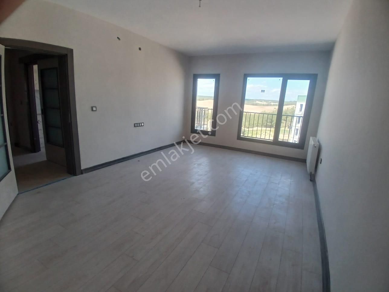 Buruk Tokilerde 3+1 Doğalgazlı Güneş Enerjili Geniş Fırsat Kiralık Daire !! Açıklama Oku!! - Görsel 12