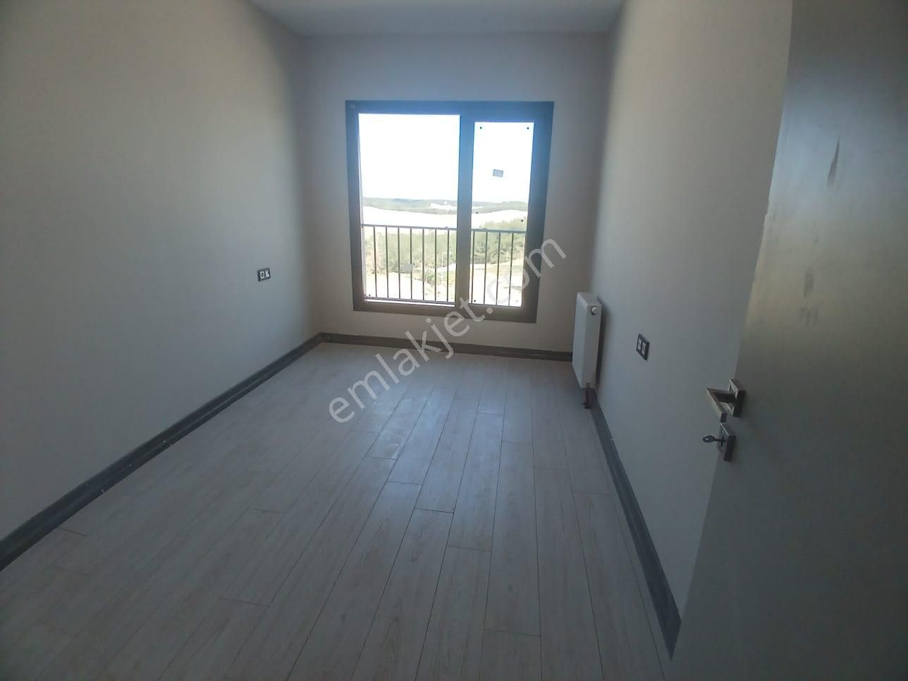 Buruk Tokilerde 3+1 Doğalgazlı Güneş Enerjili Geniş Fırsat Kiralık Daire !! Açıklama Oku!! - Görsel 8