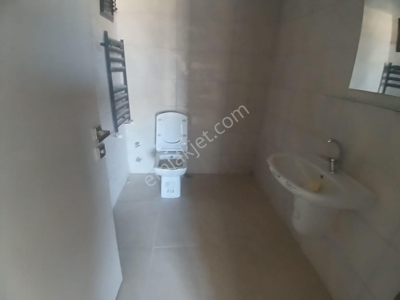 Buruk Tokilerde 3+1 Doğalgazlı Güneş Enerjili Geniş Fırsat Kiralık Daire !! Açıklama Oku!! - Görsel 5