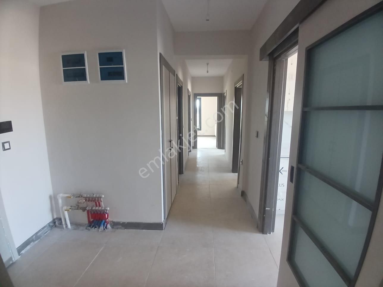 Buruk Tokilerde 3+1 Doğalgazlı Güneş Enerjili Geniş Fırsat Kiralık Daire !! Açıklama Oku!! - Görsel 3