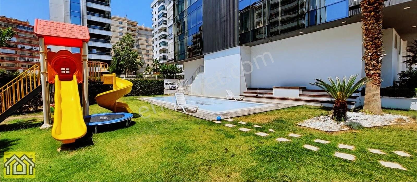 Balçova Modernde Deniz & Doğa Manzaralı 4+1 Havuzlu Site