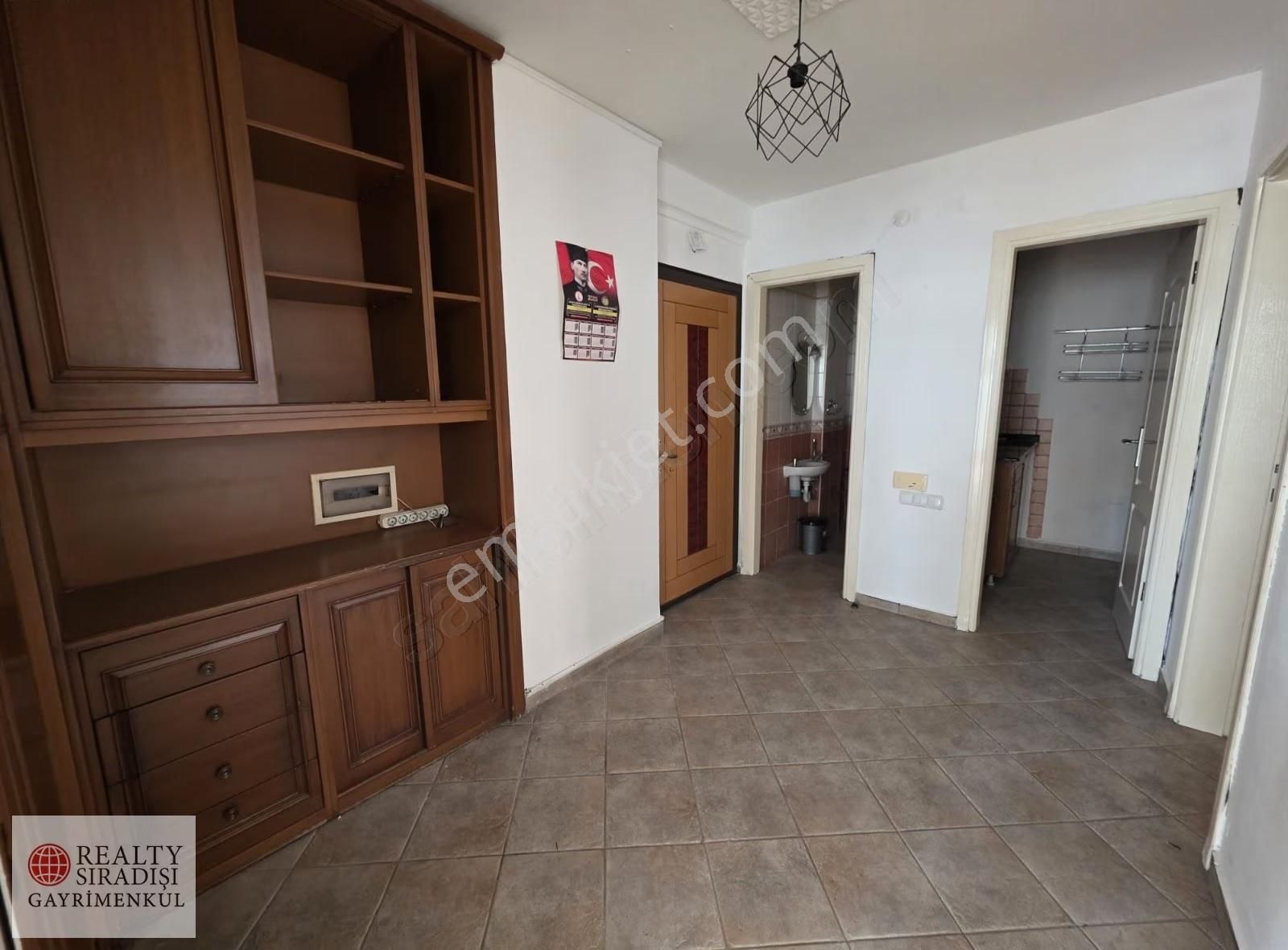 Güllük Cadde Üzeri 2+1 Kiralık Ofis - Görsel 13
