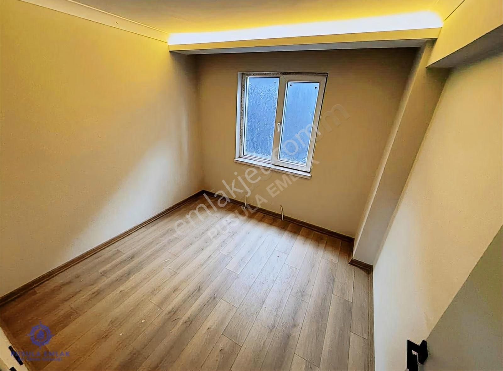 Ｐｕｓｕｌａ Ｅｍｌａｋ'ｄａｎ Protokole Yürüme Mesafesinde Sıfır 4+1 Daire